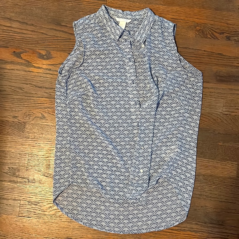 Sleeveless Blouse / Large / H&M / 100% Polyester